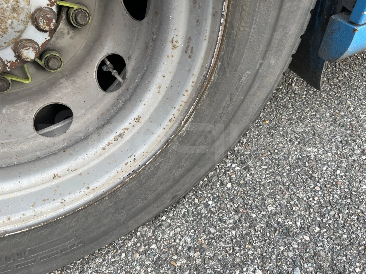 Mercedes-Benz Citaro O 530/2PCL2E4 - Euro 4 - 210 kW - 11,950 mt - tread condition front tires right