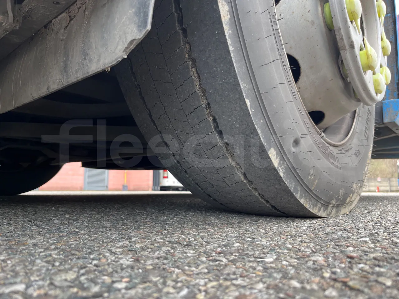 Mercedes-Benz Citaro O 530/2PCL2E4 - Euro 4 - 210 kW - 11,950 mt - tread condition second axle tires right