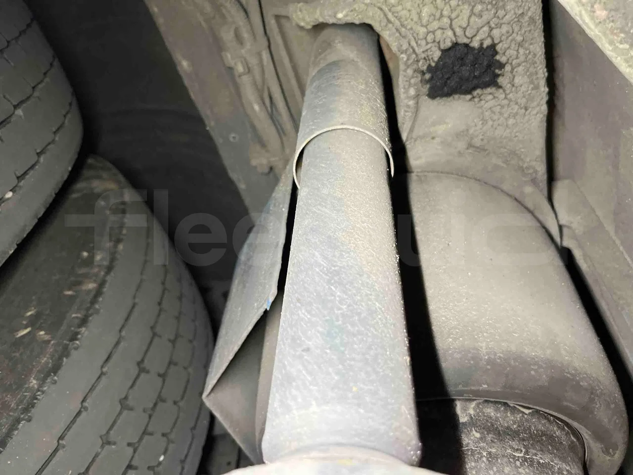Mercedes-Benz Citaro O 530/2PCL2E4 - Euro 4 - 210 kW - 11,950 mt - axle 2 shock absorbers 1 right
