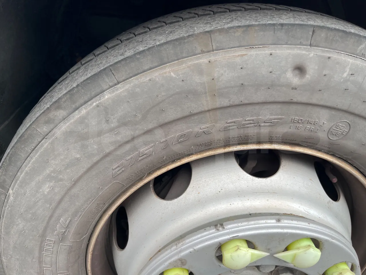 Mercedes-Benz Citaro O 530/2PCL2E4 - Euro 4 - 210 kW - 11,950 mt - front left tire measurements