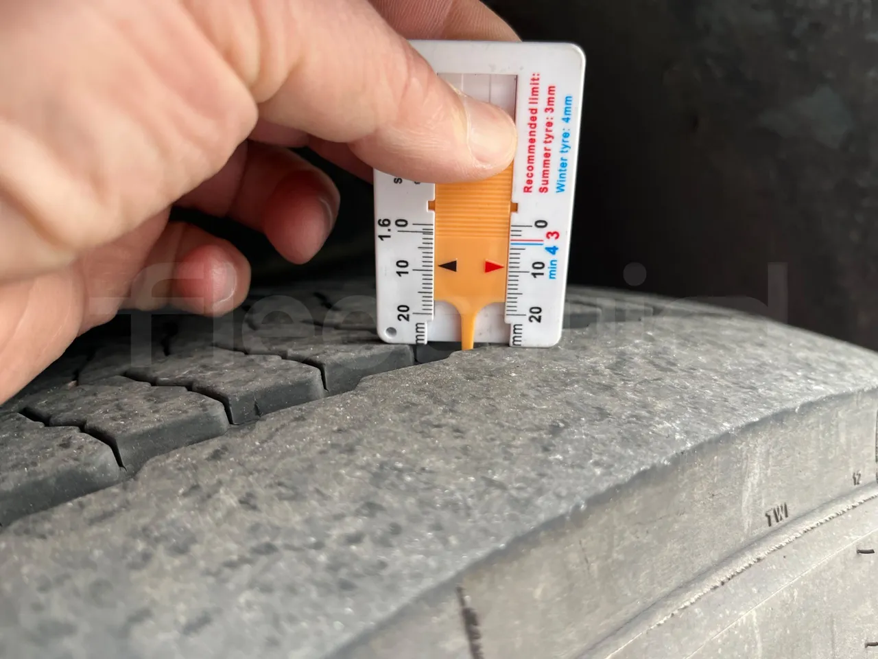 Mercedes-Benz Citaro O 530/2PCL2E4 - Euro 4 - 210 kW - 11,950 mt - rear left tire photo