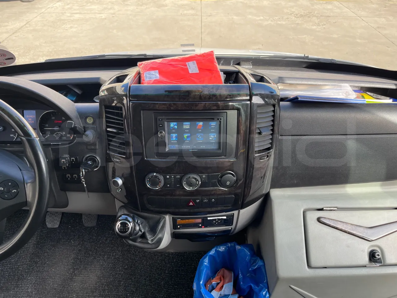 Mercedes-Benz Sprinter   906BA50 - Euro6 - 140kW - 7.700mt - radio accessories photo