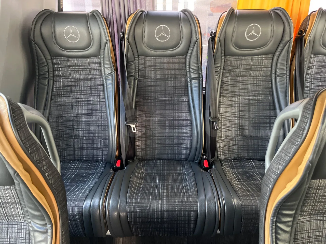 Mercedes-Benz Sprinter   906BA50 - Euro6 - 140kW - 7.700mt - single seat detail