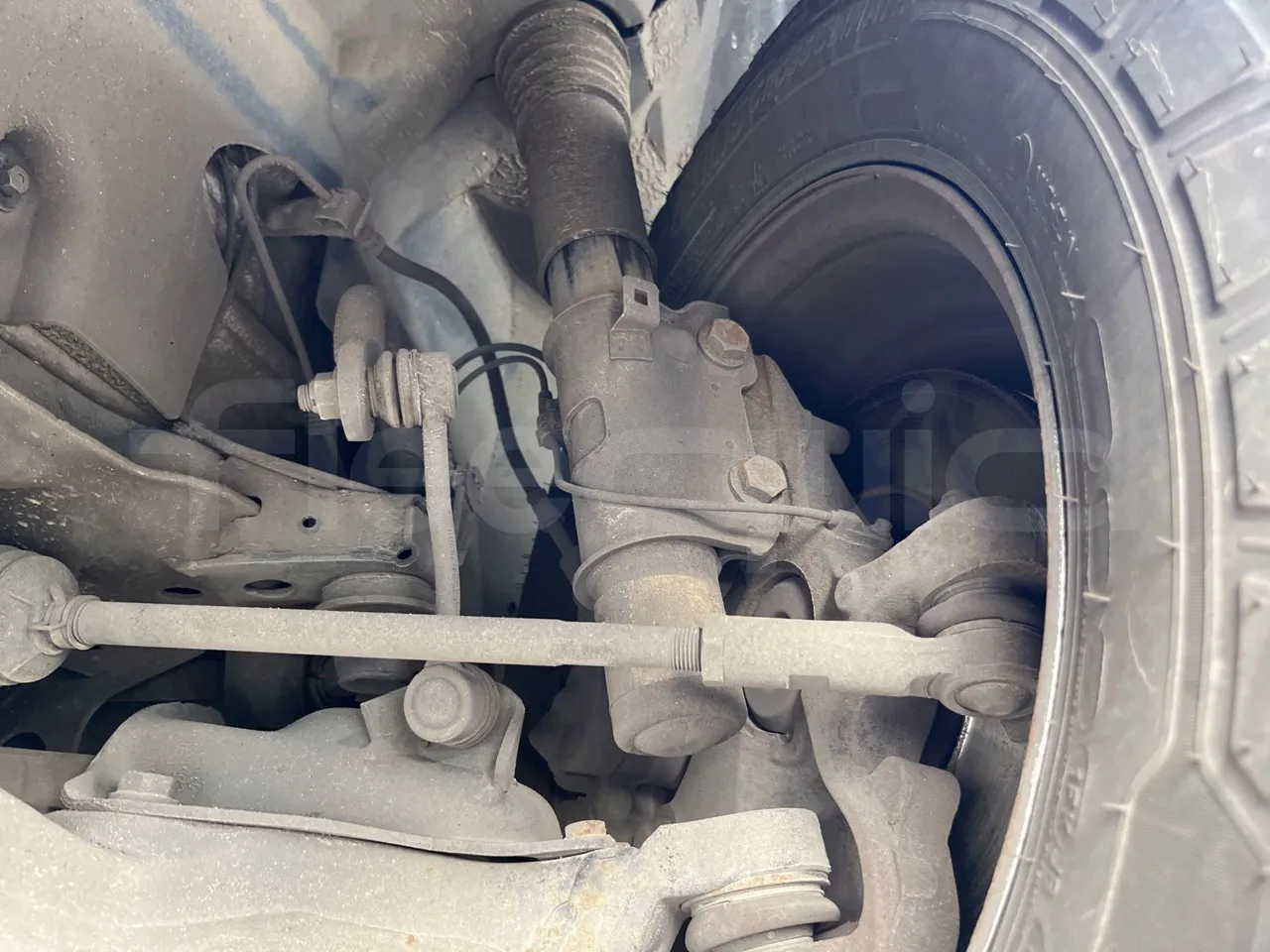 Mercedes-Benz Sprinter   906BA50 - Euro6 - 140kW - 7.700mt - front shock absorbers left