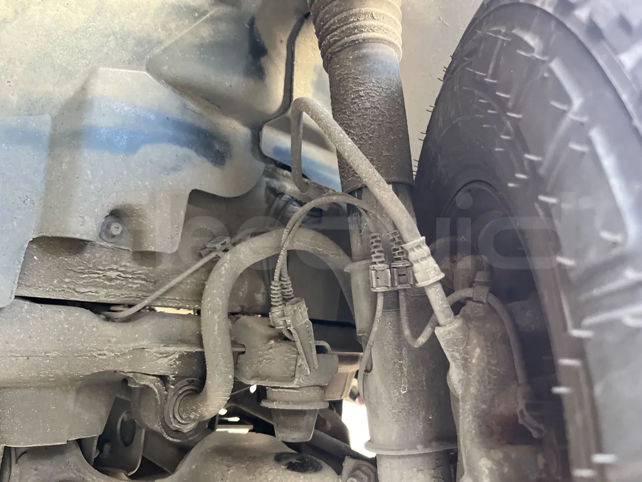 Mercedes-Benz Sprinter   906BA50 - Euro6 - 140kW - 7.700mt - front shock absorbers right