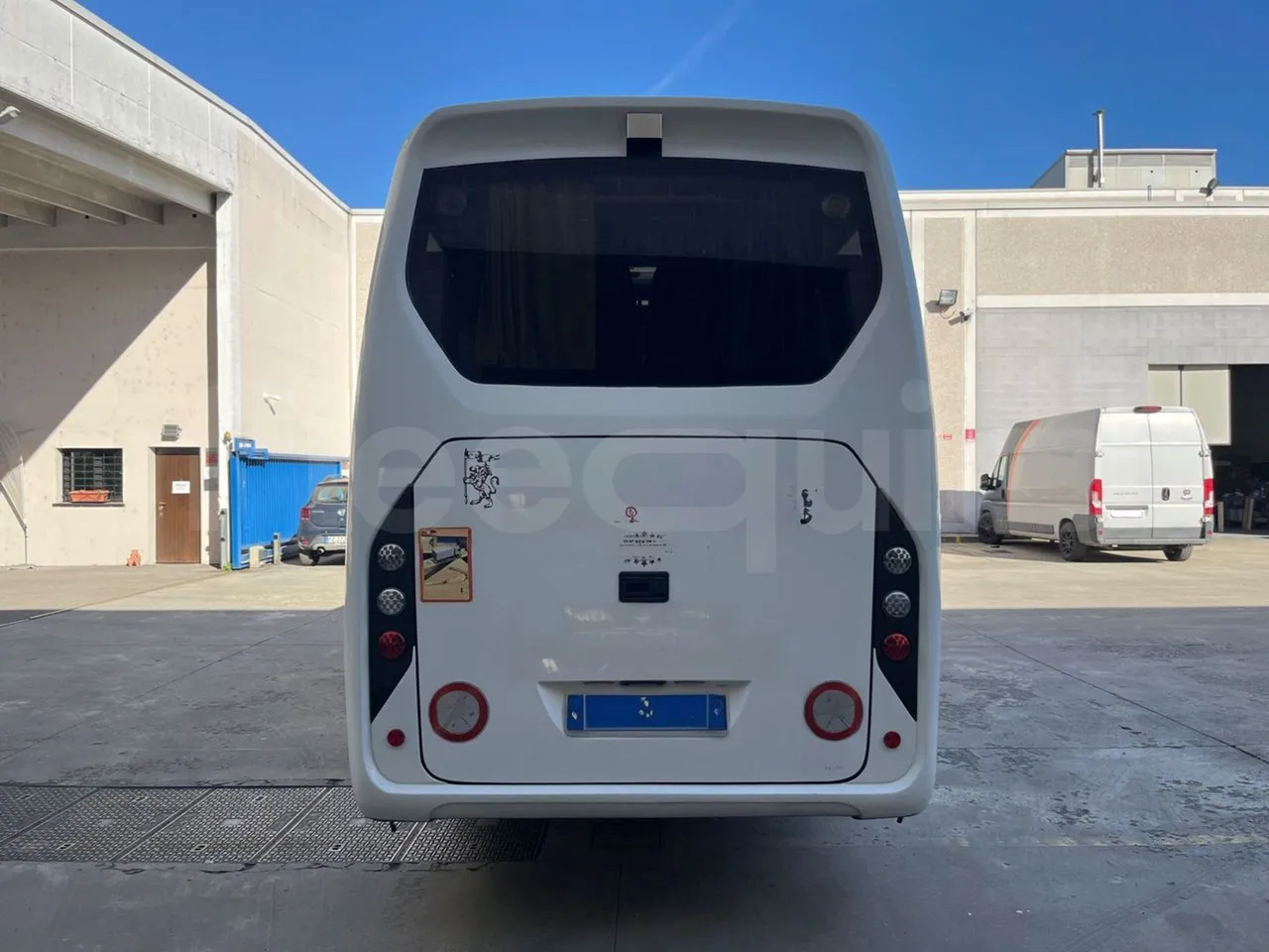 Mercedes-Benz Sprinter   906BA50 - Euro6 - 140kW - 7.700mt - rear hatch closed