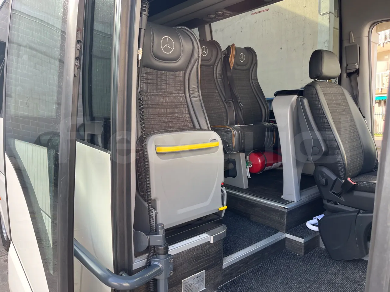 Mercedes-Benz Sprinter   906BA50 - Euro6 - 140kW - 7.700mt - hostess seat photo
