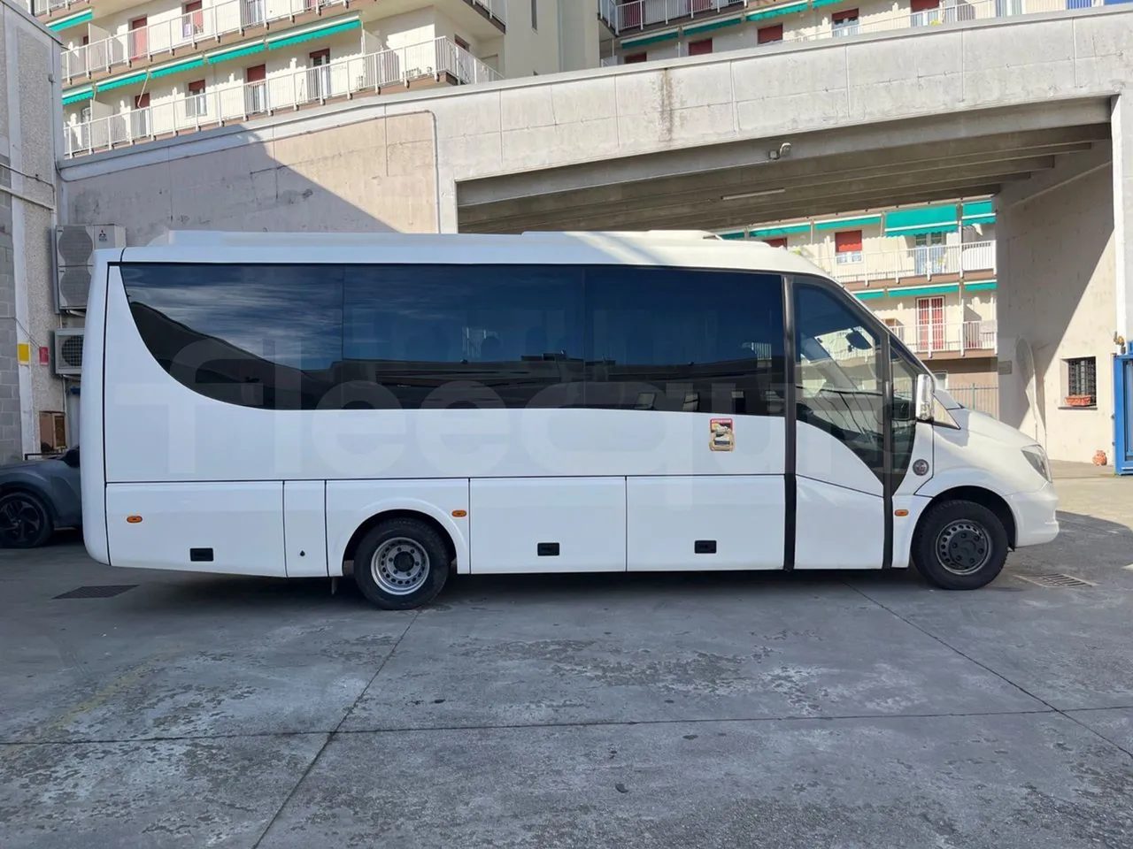 Mercedes-Benz Sprinter   906BA50 - Euro6 - 140kW - 7.700mt - right side doors closed