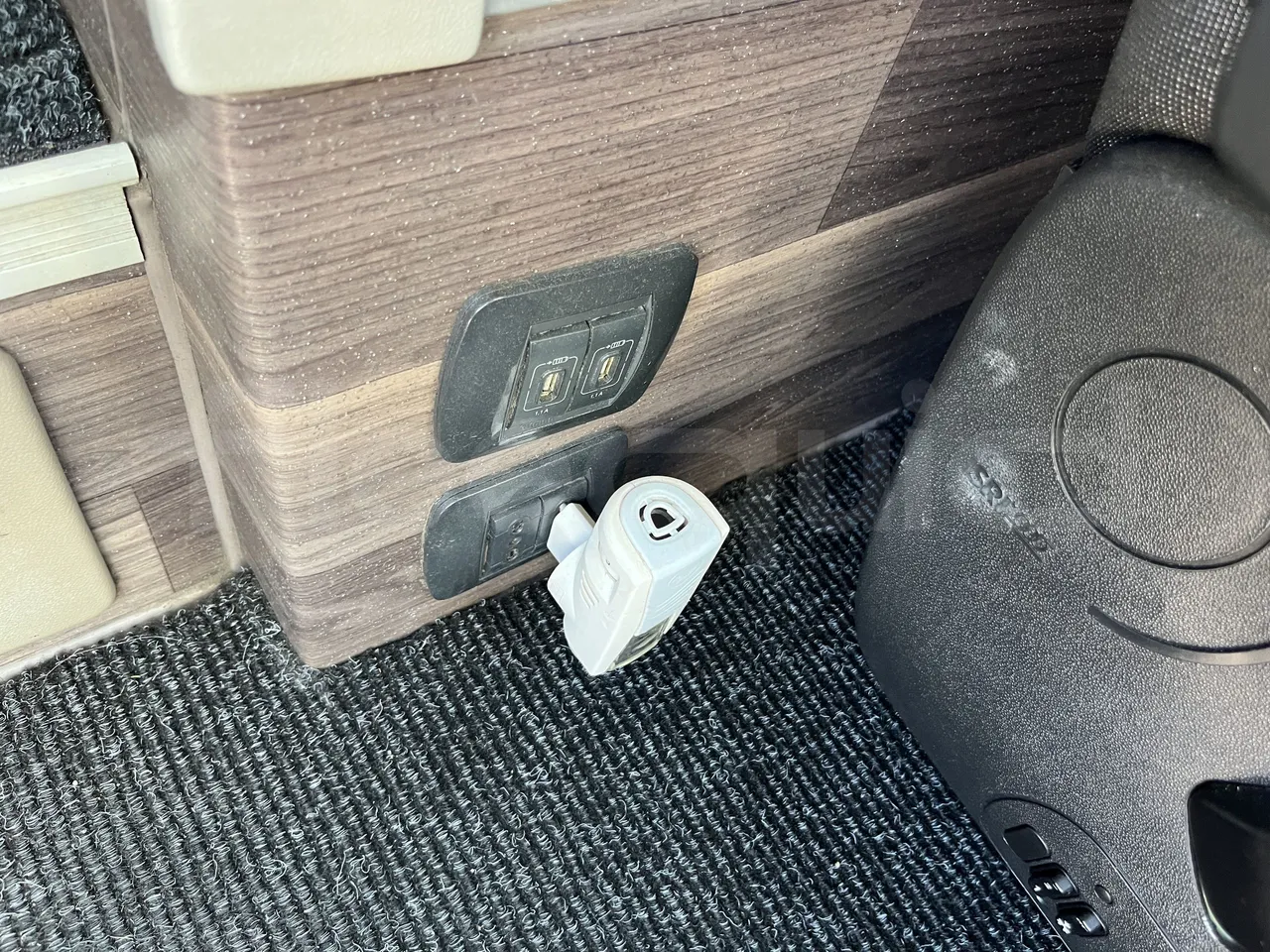 Neoplan Tourliner - Usb Charging