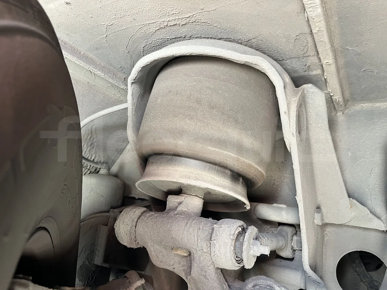 Neoplan Tourliner - First Axle Air Springs Right Side
