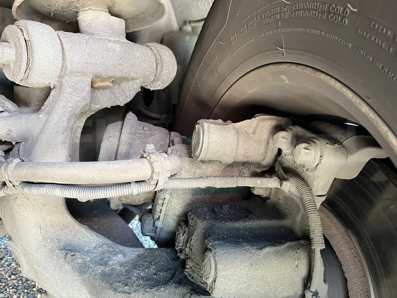 Neoplan Tourliner - First Axle Brake Calipers Left Side