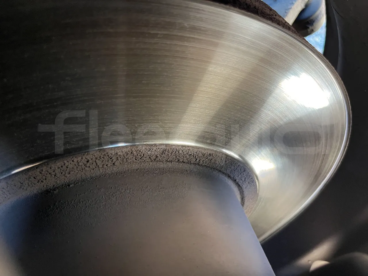 Neoplan Tourliner - First Axle Discs Right Side