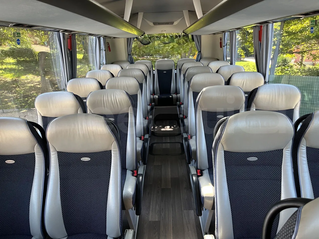Neoplan Tourliner - Reverse Seats From Middle Position
