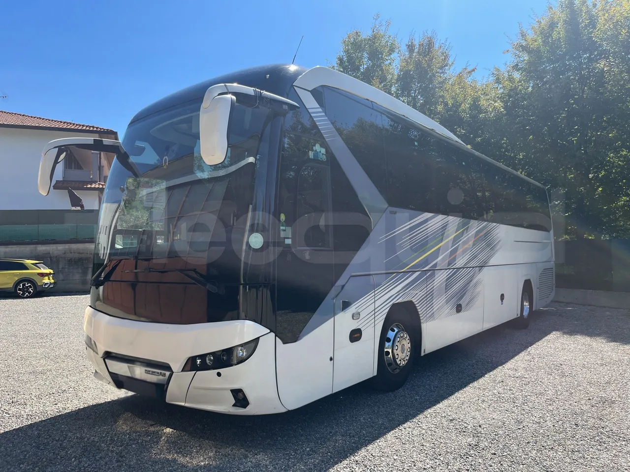 Neoplan Tourliner - Left Side