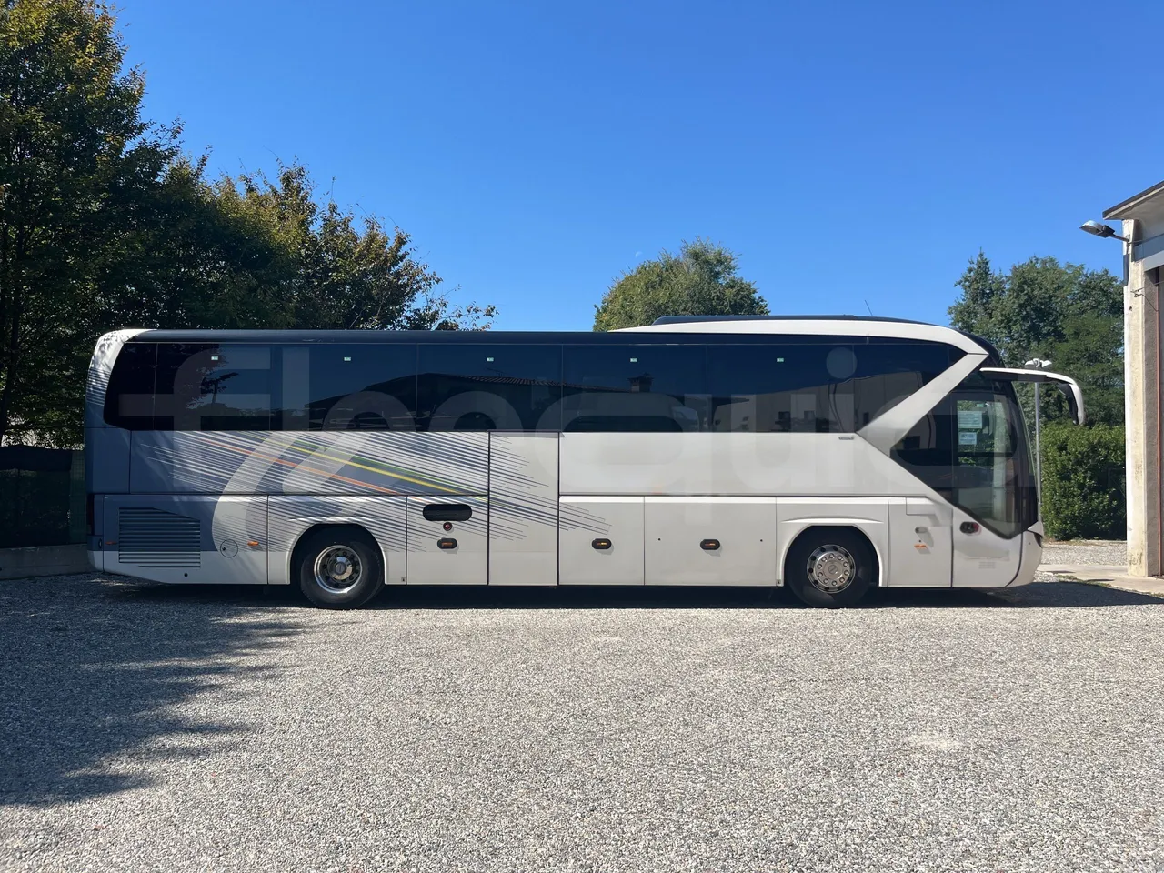 Neoplan Tourliner - Right Side