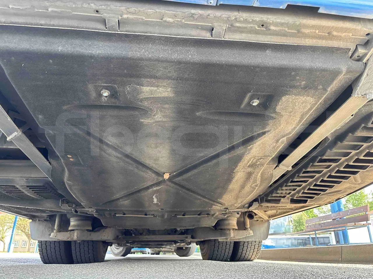 Setra S415 - engine without protection