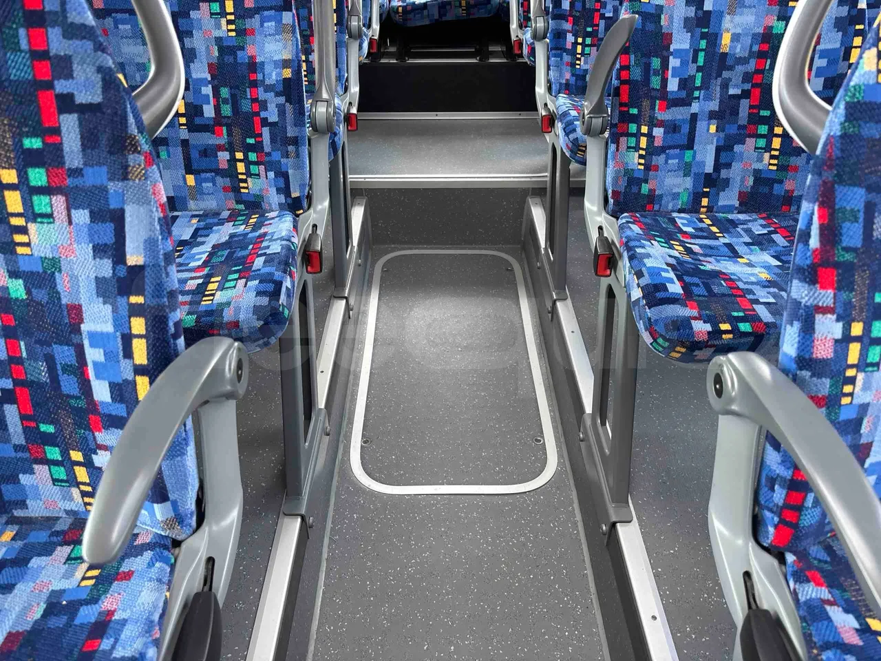 Setra S415 - floor hatches photo