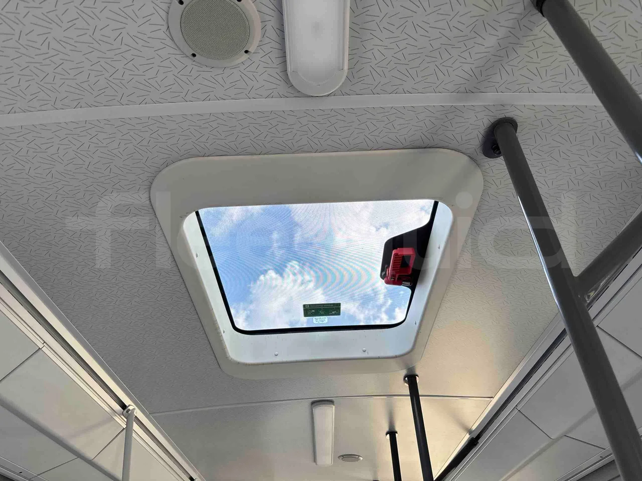 Setra S415 - roof hatch 1