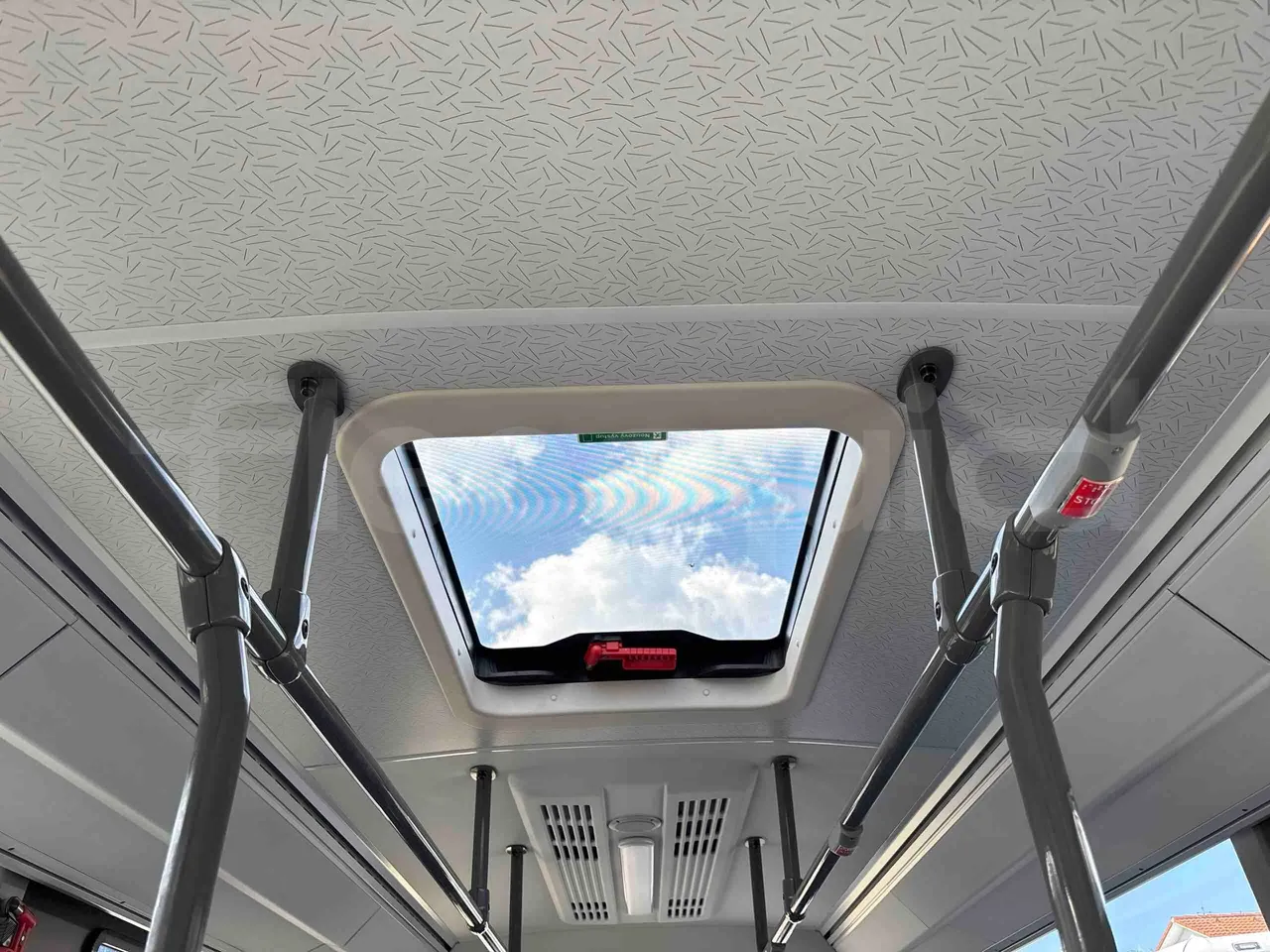 Setra S415 - roof hatch 2
