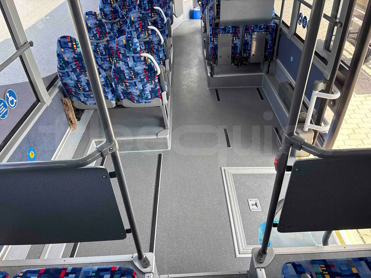 Setra S415 - forward view middle aisle
