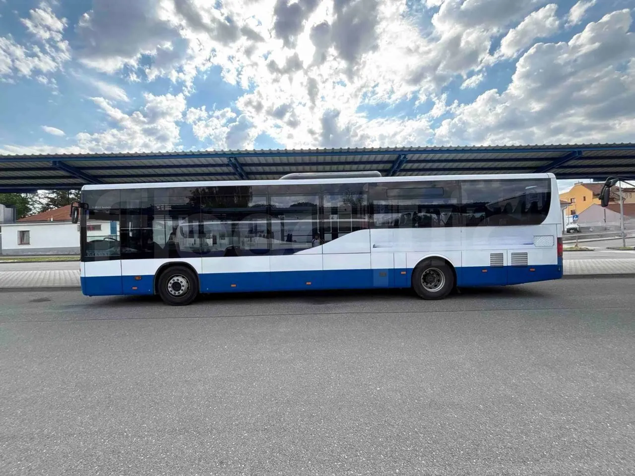 Setra S415 - left side photo
