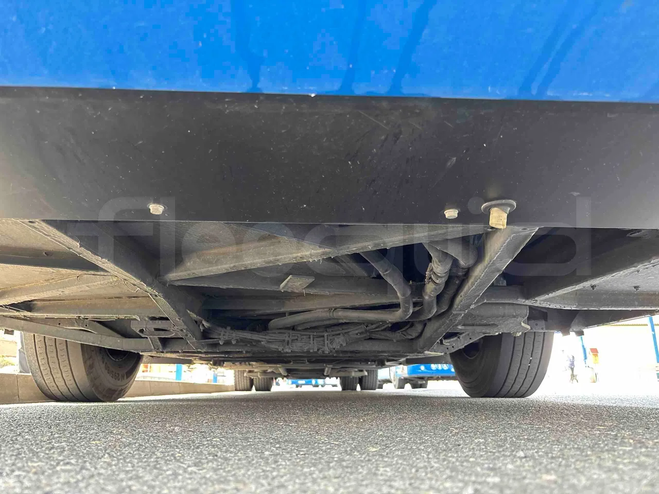 Setra S415 - front undercarriage from front