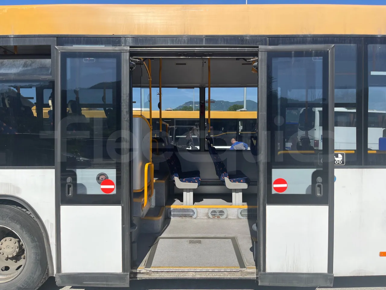 Man Lion's City T A78 - EUR4 - 191kW - 11.857m - front door 3 open (mandatory for bus to scrap)