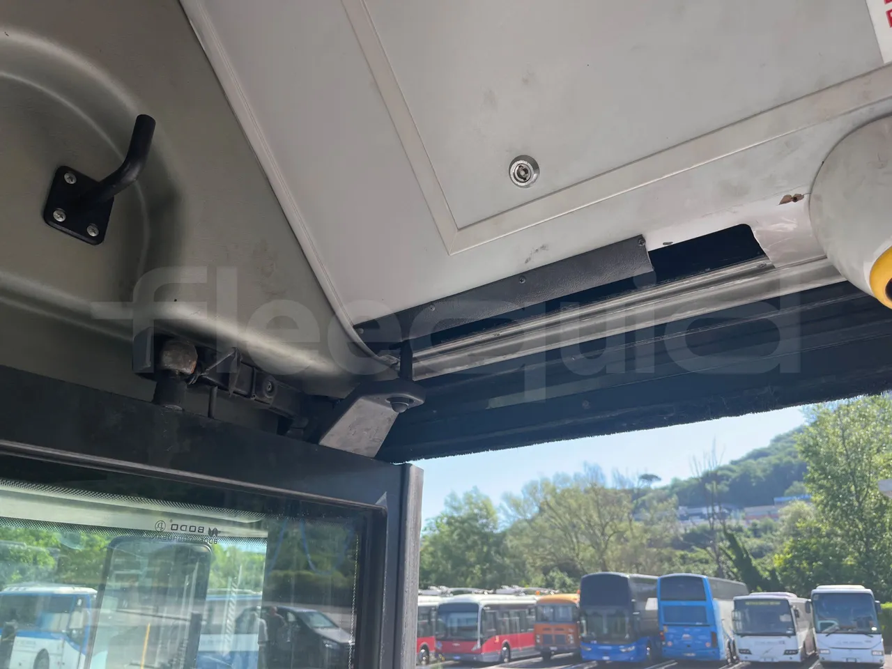 Man Lion's City T A78 - EUR4 - 191kW - 11.857m - door mechanism photo