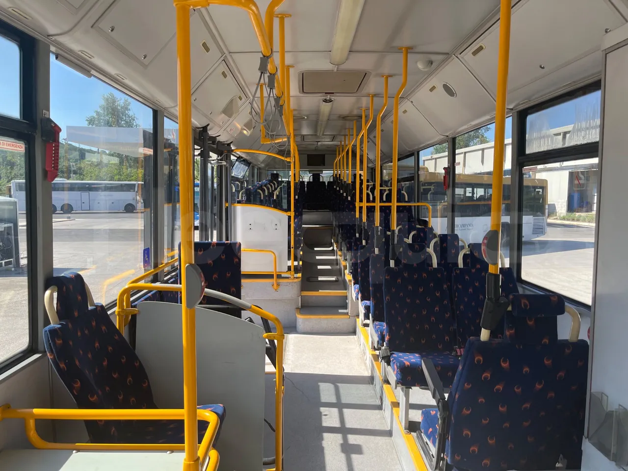 Man Lion's City T A78 - EUR4 - 191kW - 11.857m - interior reverse seats driver height (mandatory for bus to scrap)