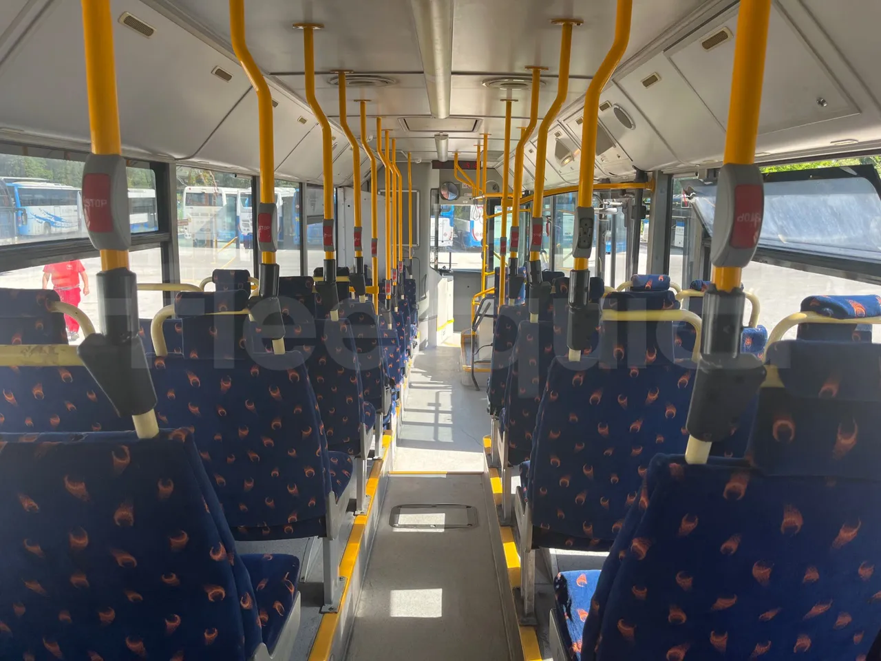 Man Lion's City T A78 - EUR4 - 191kW - 11.857m - forward view middle aisle