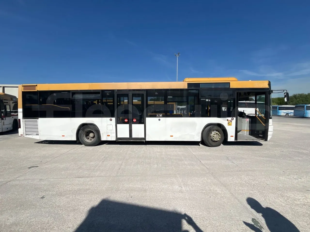 Man Lion's City T A78 - EUR4 - 191kW - 11.857m - right side doors closed