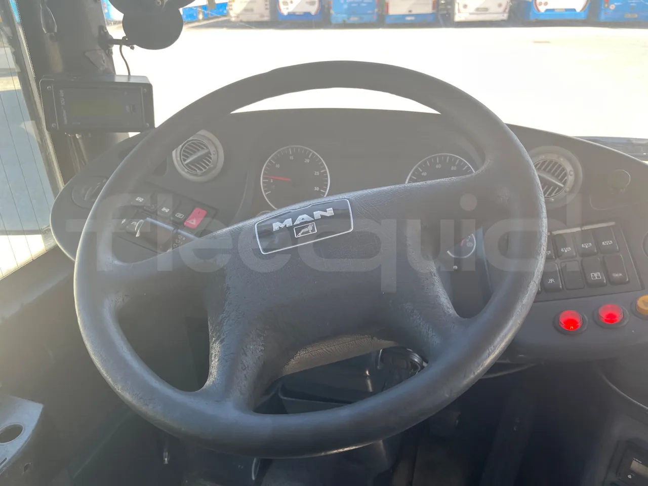 Man Lion's City T A78 - EUR4 - 191kW - 11.857m - steering wheel photo