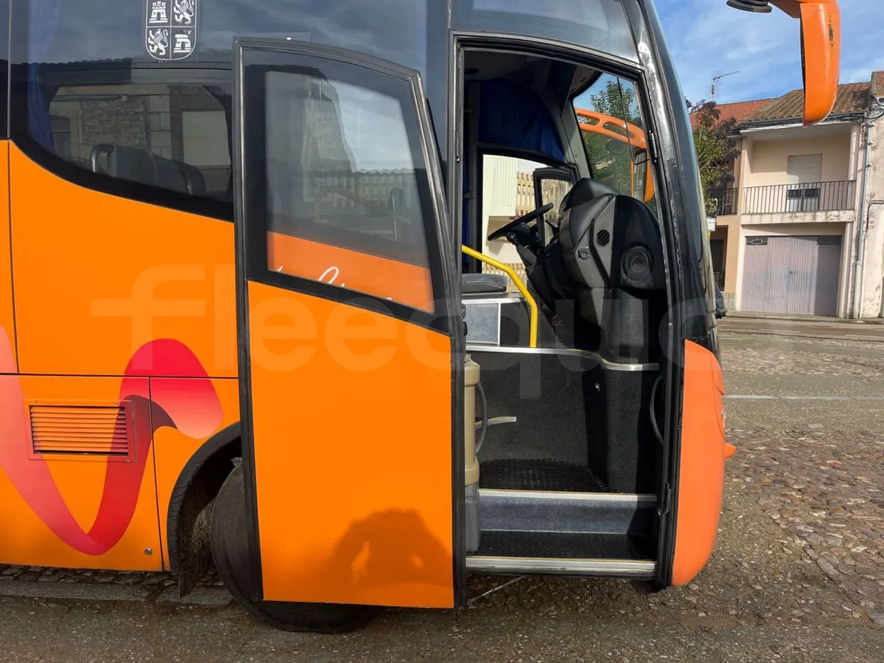 Iveco Andecar VII.3 BF150GDR - Euro4 - 185kW - 10.100mt - front door 1 open