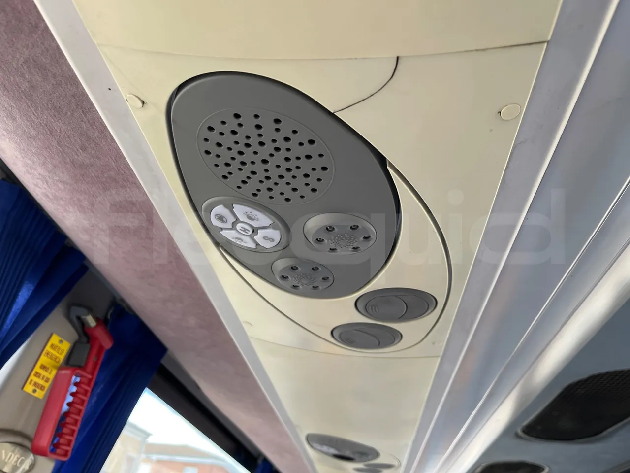 Iveco Andecar VII.3 BF150GDR - Euro4 - 185kW - 10.100mt - usb charging detail