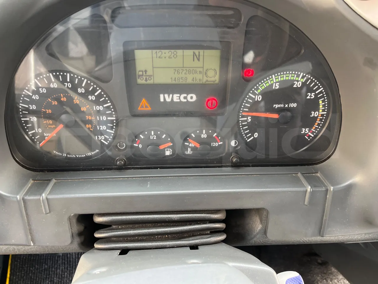 Iveco Andecar VII.3 BF150GDR - Euro4 - 185kW - 10.100mt - dashboard lights on