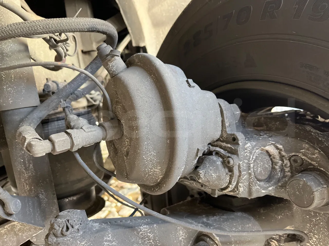 Iveco Andecar VII.3 BF150GDR - Euro4 - 185kW - 10.100mt - front brake calipers right