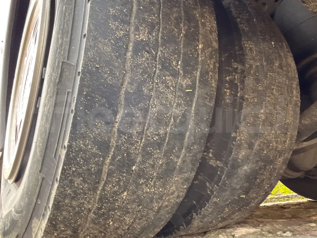 Iveco Andecar VII.3 BF150GDR - Euro4 - 185kW - 10.100mt - tread condition third axle tires left