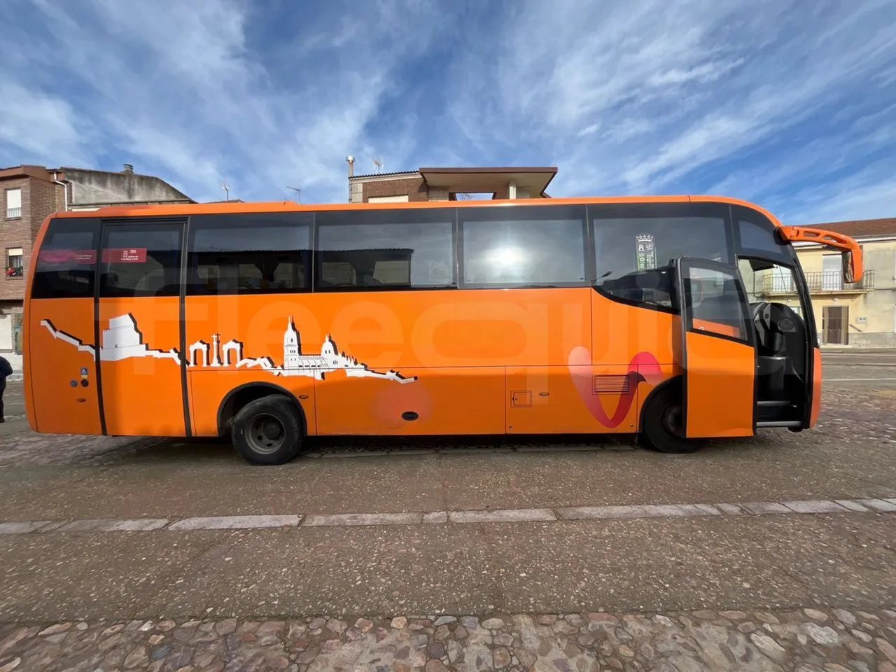 Iveco Andecar VII.3 BF150GDR - Euro4 - 185kW - 10.100mt - right side doors open