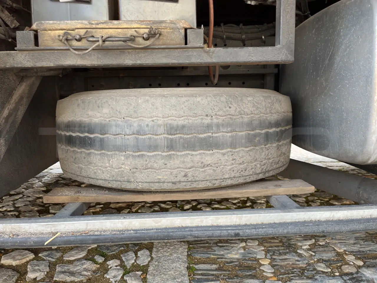 Iveco Andecar VII.3 BF150GDR - Euro4 - 185kW - 10.100mt - spare wheel