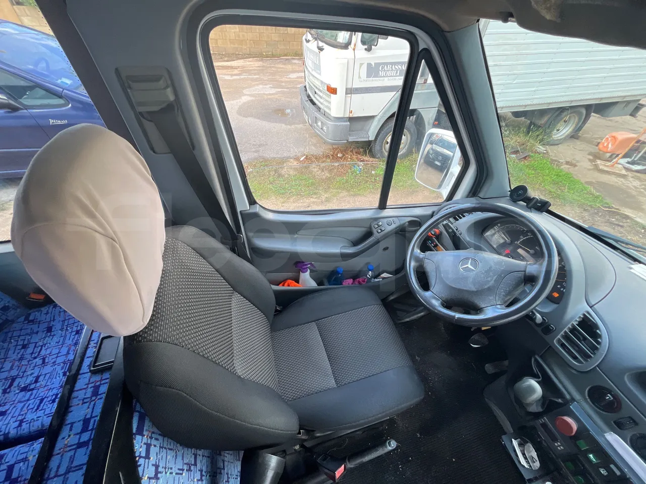 Mercedes-Benz Sprinter 416CD - EUR3 - 115kW - 6.985m - driver's seat photo