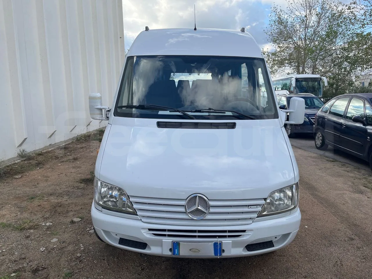 Mercedes-Benz Sprinter 416CD - EUR3 - 115kW - 6.985m - front photo