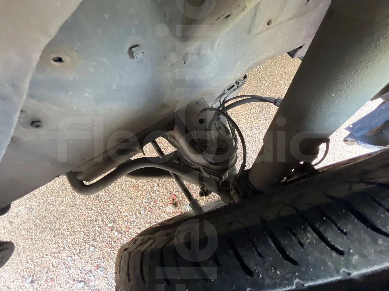 Mercedes-Benz Sprinter 416CD - EUR3 - 115kW - 6.985m - front shock absorbers left