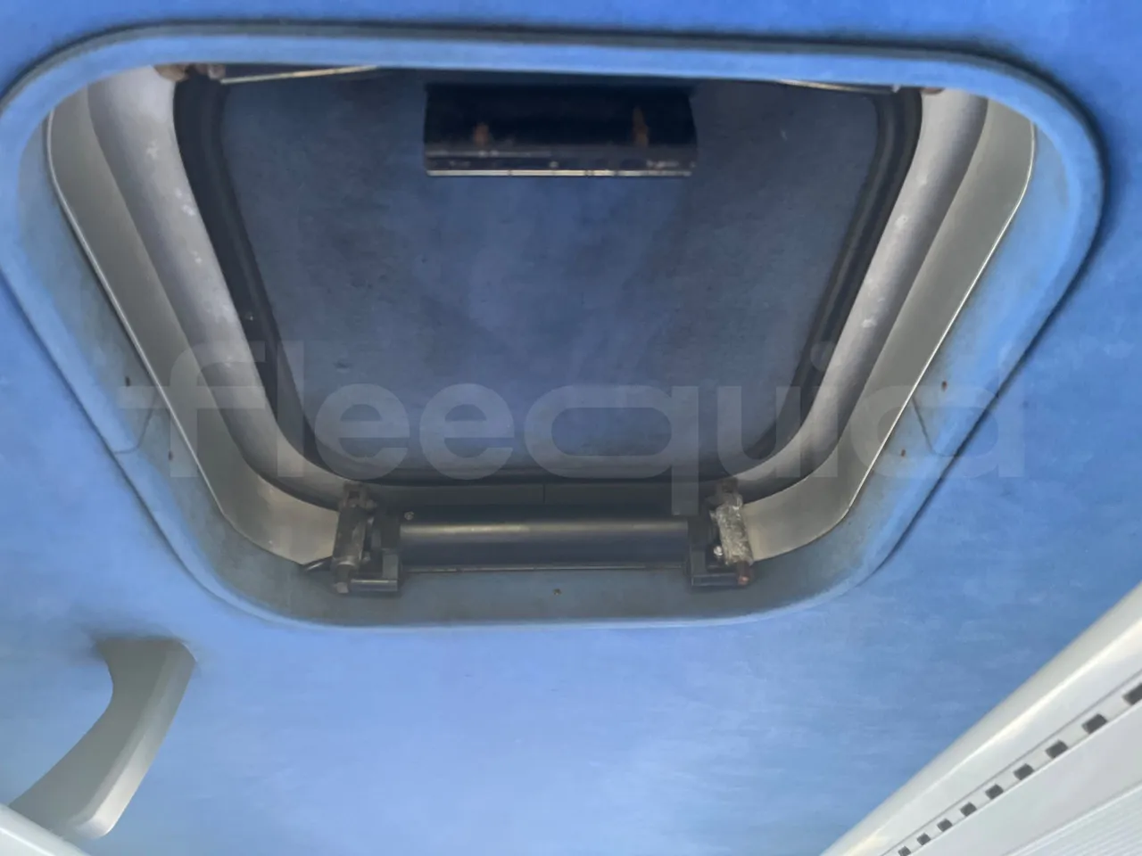 Mercedes-Benz Sprinter 416CD - EUR3 - 115kW - 6.985m - roof hatch 1
