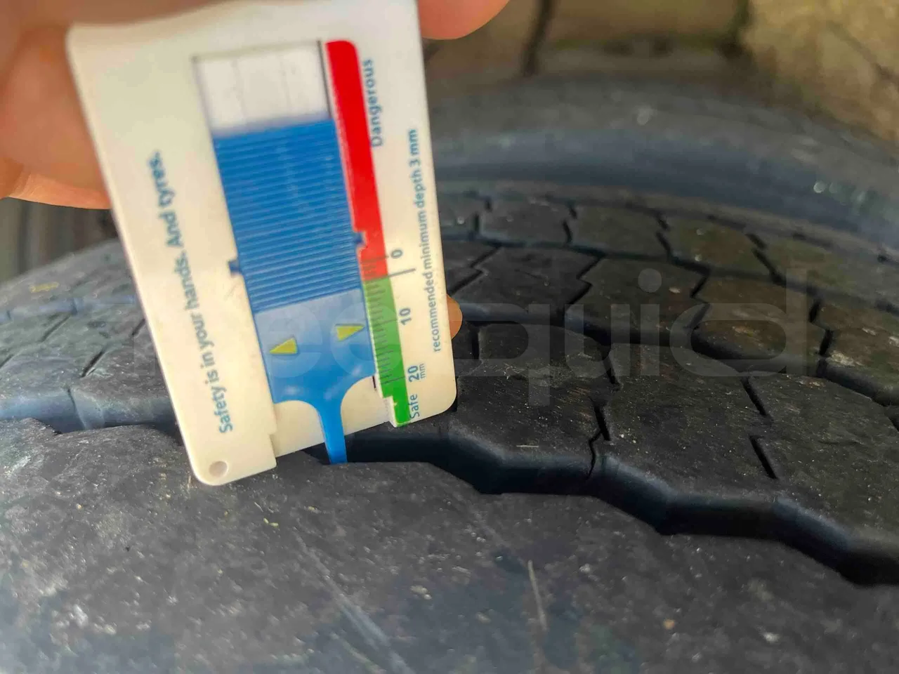 Mercedes-Benz Citaro - tread condition front tires right