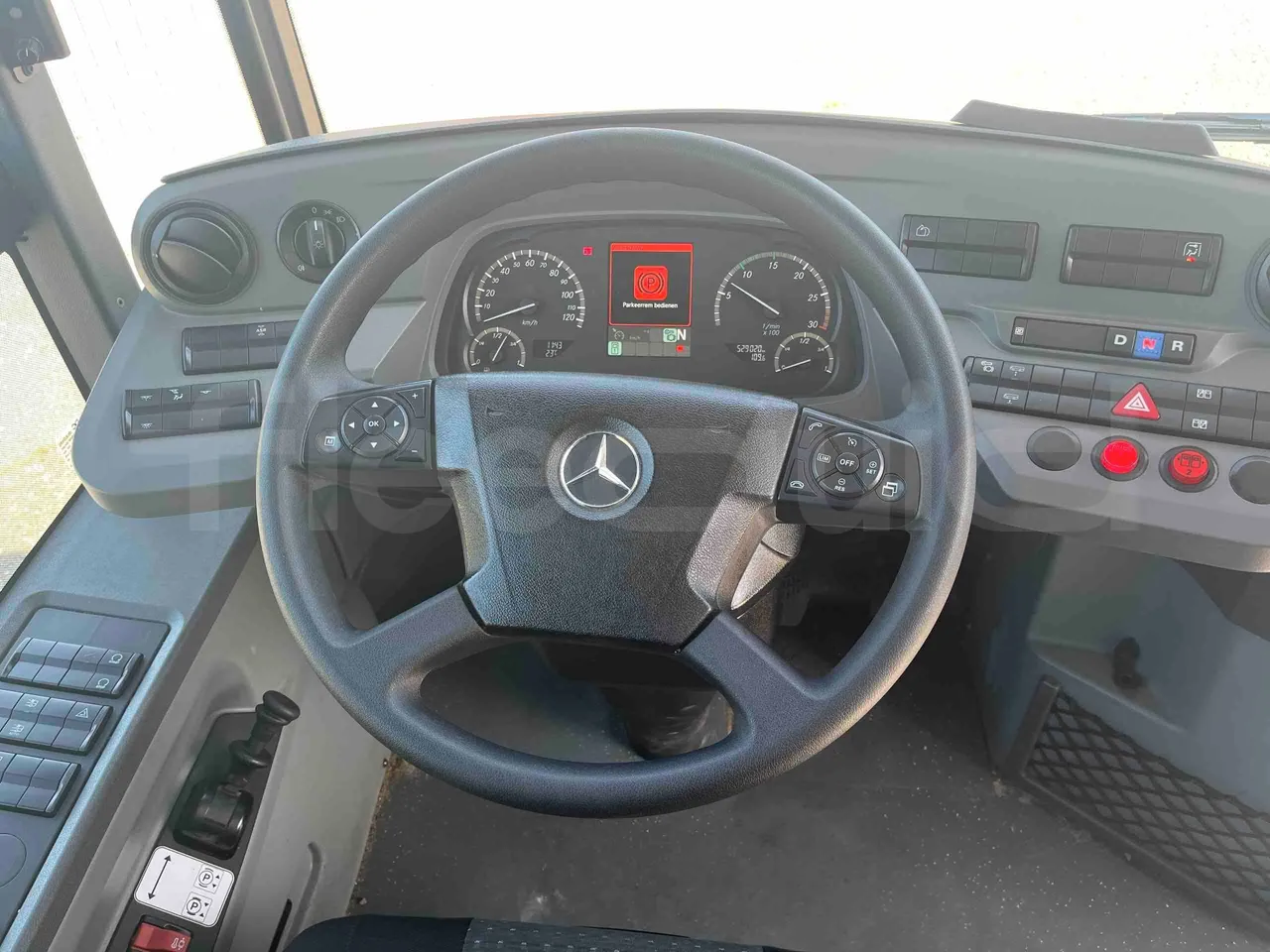 Mercedes-Benz Citaro - steering wheel photo