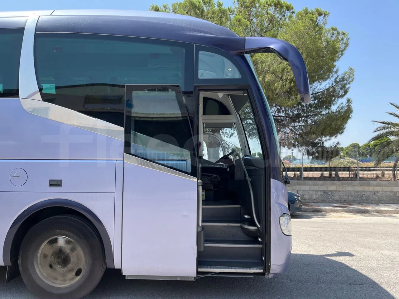 Irizar i6 14.5.37-EUR5-14.98m-345Kw - front door 1 open