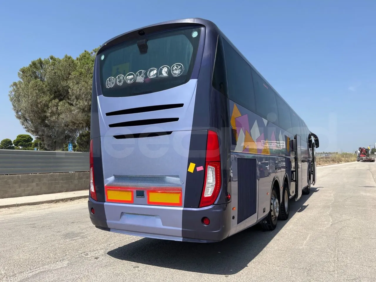 Irizar i6 14.5.37-EUR5-14.98m-345Kw - 3/4 right rear doors open