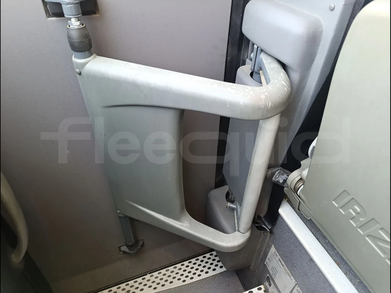 Irizar i6 14.5.37-EUR5-14.98m-345Kw - door mechanism photo