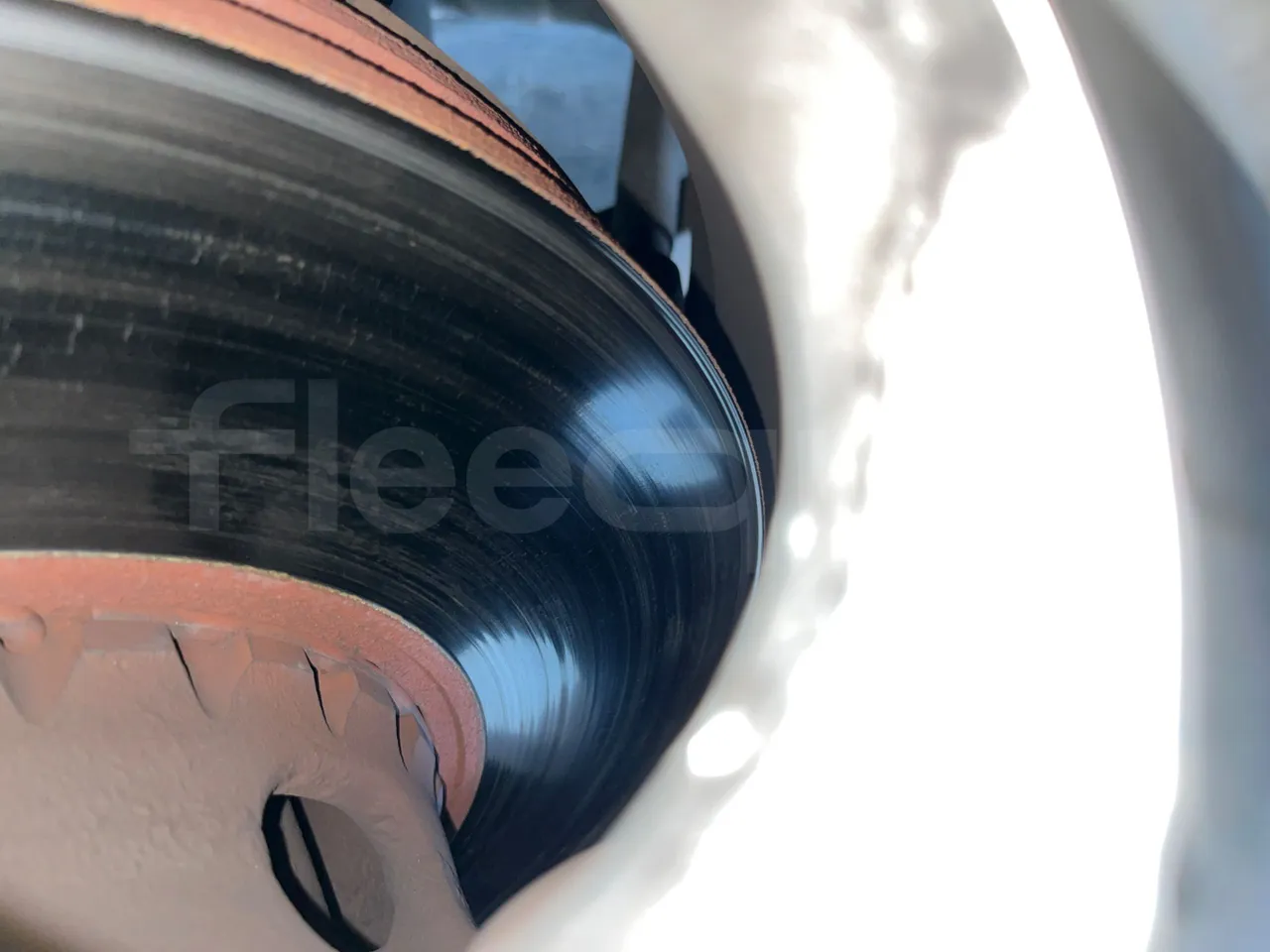 Irizar i6 14.5.37-EUR5-14.98m-345Kw - front discs left