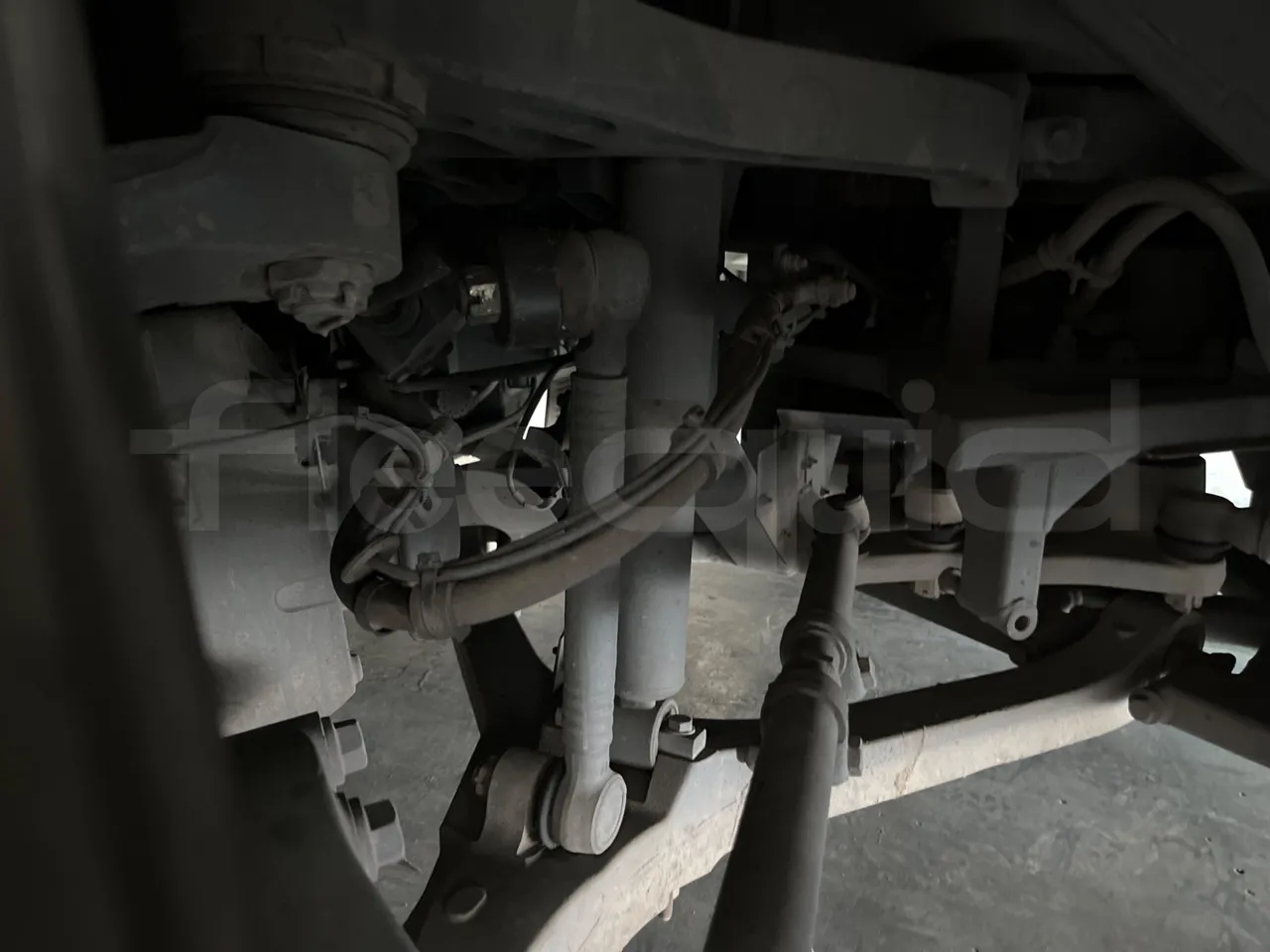 Irizar i6 14.5.37-EUR5-14.98m-345Kw - front shock absorbers left